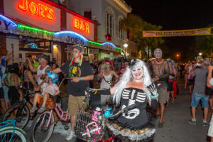 Sloppy zombies zombie bike ride key west ©jhohnny white milezerokeywest. Com 0548