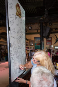 Web sloppy joes 80th birthday key west photo johnny w22
