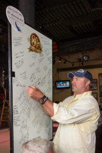 Web sloppy joes 80th birthday key west photo johnny w34