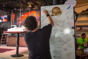 Web sloppy joes 80th birthday key west photo johnny w38