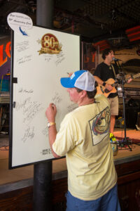 Web sloppy joes 80th birthday key west photo johnny w68