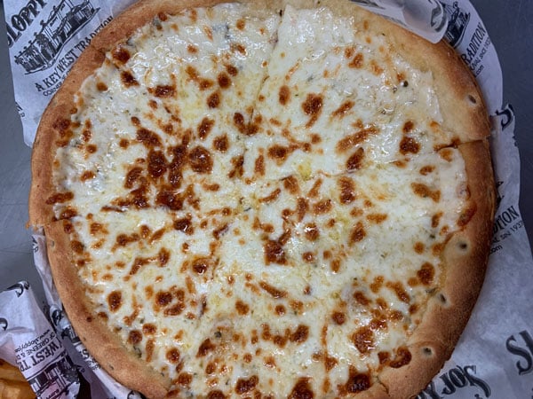 Garlic parmesan pizza